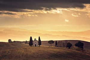 Tuscan landscape with the Capella di Vitaleta Tuscan landscape with the Capella di Vitaleta