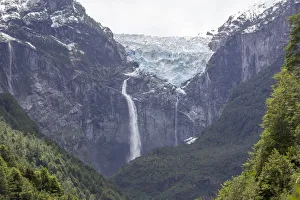 Ventisquero Colgante, hanging glacier, Parc National Queulat, Puerto Puyuhuapi, Aysen Ventisquero Colgante, hanging glacier, Parc National Queulat, Puerto Puyuhuapi, Aysen
