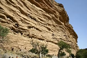 Cliff of Bandiagara (Land of the Dogons) Collection: Village of Banani under the Bandiagara Escarpment