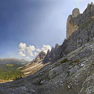 Villnoess or Funes Valley with the Geisler Group, Odle Mountains, Dolomites, South Tyrol Villnoess or Funes Valley with the Geisler Group, Odle Mountains, Dolomites, South Tyrol