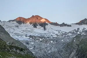 Waxeggkees Glacier, mountain peak in the morning light, Zemmgrund valley, Ginzling Waxeggkees Glacier, mountain peak in the morning light, Zemmgrund valley, Ginzling