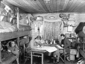Edward Bingham, Alfred Stephenson, Quintin Riley and N. H. D'Aeth in hut Edward Bingham, Alfred Stephenson, Quintin Riley and N. H. D'Aeth in hut