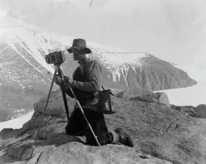 Thomas Griffith Taylor photographing Thomas Griffith Taylor photographing
