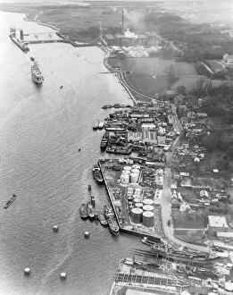 Images Dated 16th June 1999: Aerial view of Greenhithe, Kent. 18th December 1958