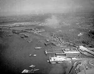 Images Dated 16th June 1999: Aerial view of Greenhithe, Kent. 1st September 1947