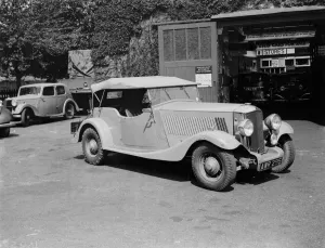 Cars outside the Western Motor Works garage in Chislehurst, Kent. 1939 Cars outside the Western Motor Works garage in Chislehurst, Kent. 1939