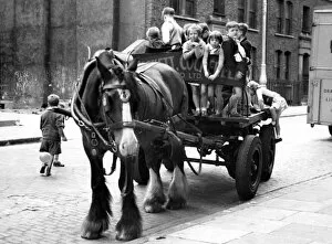 Images Dated 7th September 2001: Children riding on horse and cart