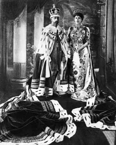 King George V and Queen Mary Pictured in crown and coronation robes for the Delhi King George V and Queen Mary Pictured in crown and coronation robes for the Delhi
