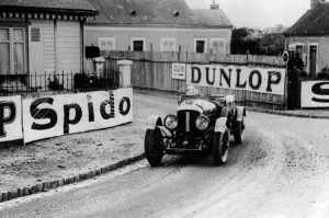 Le Mans 1929 The winning Speed Six Bentley Old Number 1 at Pontlieu Le Mans 1929 The winning Speed Six Bentley Old Number 1 at Pontlieu