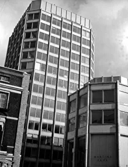 Images Dated 10th March 2003: London Economist Building St James Street