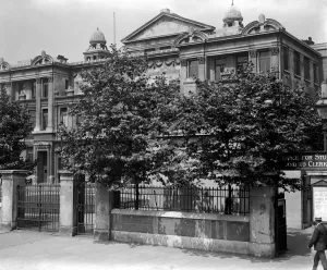 London. The Peoples Palace, now the Queens Building, QMLU (Queen Mary University of London London. The Peoples Palace, now the Queens Building, QMLU (Queen Mary University of London