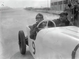 Miss D Summers driving Mr D M K Marendaz. Marendaz special in first race. 14 Miss D Summers driving Mr D M K Marendaz. Marendaz special in first race. 14