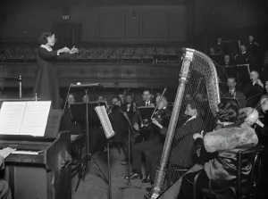 New bobbed hair conductor for London symphony orchestra. Miss Ethel Leginska New bobbed hair conductor for London symphony orchestra. Miss Ethel Leginska