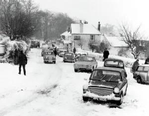 The Royal Oak Public House at the bottom of Crockham Hill in Kent with cars unable The Royal Oak Public House at the bottom of Crockham Hill in Kent with cars unable