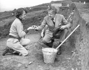 Sir Mortimer Wheeler Archaeologist and personality of TV programme Animal, Vegetable Sir Mortimer Wheeler Archaeologist and personality of TV programme Animal, Vegetable