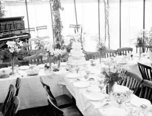The wedding of of the Griffins in Swanley. The wedding cake. 1936 The wedding of of the Griffins in Swanley. The wedding cake. 1936