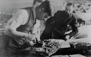 Carving a printing block at Crysede Island Works, St Ives, Cornwall. Probably 1930s Carving a printing block at Crysede Island Works, St Ives, Cornwall. Probably 1930s