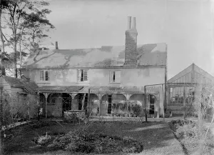 The Cottage, Fore Street, Probus, Cornwall. Around 1920 The Cottage, Fore Street, Probus, Cornwall. Around 1920