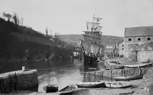East Looe quay, Looe, Cornwall. Around 1900 East Looe quay, Looe, Cornwall. Around 1900