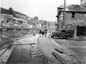 East Looe Quay, Looe, Cornwall. Around 1930 East Looe Quay, Looe, Cornwall. Around 1930