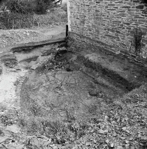Excavation at Iron Age cemetery, Harlyn Bay, St Merryn, Cornwall. 1977 Excavation at Iron Age cemetery, Harlyn Bay, St Merryn, Cornwall. 1977