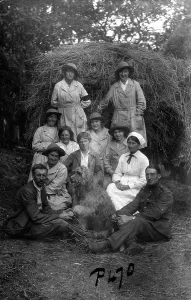 Group photograph with members of the First World War Womens Land Army, Tregavethan Farm, Truro, Cornwall. 1917 Group photograph with members of the First World War Womens Land Army, Tregavethan Farm, Truro, Cornwall. 1917