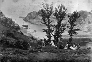 Picnic party on Cliffs, Polperro, Cornwall. Probably early 1860s Picnic party on Cliffs, Polperro, Cornwall. Probably early 1860s