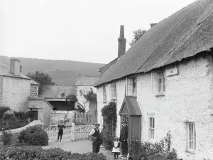 Thatched cottages at Bolingey, Perranzabuloe, Cornwall. Early 1900s Thatched cottages at Bolingey, Perranzabuloe, Cornwall. Early 1900s