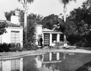 Policeman Standing Outside Marilyn Monroes House Policeman Standing Outside Marilyn Monroes House