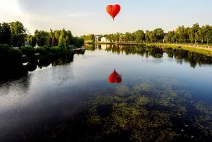 Russia-Hot air Balloon-Festival-heart-river Russia-Hot air Balloon-Festival-heart-river