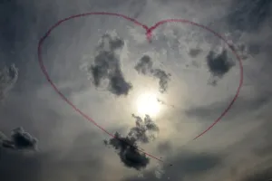 Russia-Sky-Heart-Love-Airshow Russia-Sky-Heart-Love-Airshow