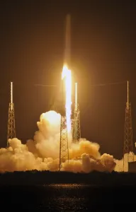SpaceX propels cargo to space station, lands rocket SpaceX propels cargo to space station, lands rocket