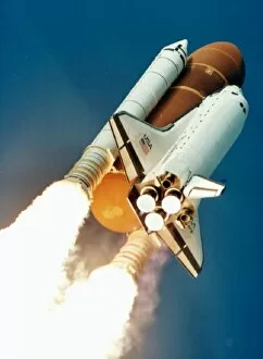 Images Dated 2nd December 1992: Us-Discovery Lifts-Off