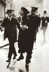 Arrest of Emmeline Pankhurst outside Buckingham Palace, London, 21 May 1914 (b/w photo) Arrest of Emmeline Pankhurst outside Buckingham Palace, London, 21 May 1914 (b/w photo)