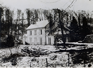 Asham House near Beddingham in East Sussex (b/w photo) Asham House near Beddingham in East Sussex (b/w photo)