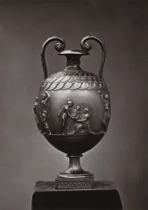 Black basalt Wedgwood vase with bas-relief depicting Mercury presenting Bacchus to Juno (autotype) Black basalt Wedgwood vase with bas-relief depicting Mercury presenting Bacchus to Juno (autotype)