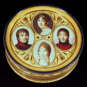 Bonbonniere with portraits of Eugene (1781-1824) Hortense (1783-1837 Bonbonniere with portraits of Eugene (1781-1824) Hortense (1783-1837
