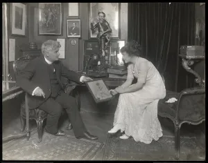 David Belasco showing a portrait to Frances Starr, after 1909 (silver gelatin print) David Belasco showing a portrait to Frances Starr, after 1909 (silver gelatin print)