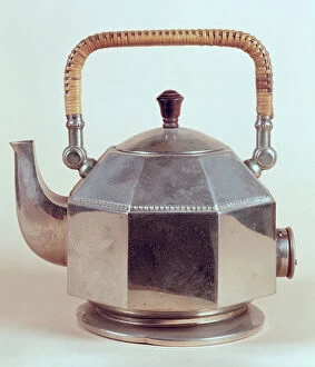 Images Dated 19th September 2005: Electric kettle, designed for A. E. G. c. 1908