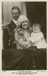 A joyous reunion: The Duke and Duchess of York with baby Princess Elizabeth, 1927 (b/w photo) A joyous reunion: The Duke and Duchess of York with baby Princess Elizabeth, 1927 (b/w photo)