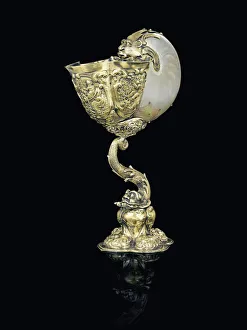 Mounted nautilus cup, Nagyszeben, mid 17th century (shell & silver-gilt) Mounted nautilus cup, Nagyszeben, mid 17th century (shell & silver-gilt)