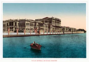 Palais Imperial De Dolma Bagtche (colour photo) Palais Imperial De Dolma Bagtche (colour photo)