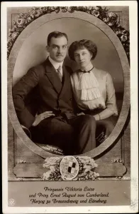 Passepartout Ak Prinzessin Viktoria Luise, Prince Ernst August, Braunschweig (b/w photo) Passepartout Ak Prinzessin Viktoria Luise, Prince Ernst August, Braunschweig (b/w photo)
