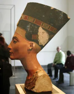 Portrait bust of Nefertiti (14th century BC) queen-consort of Pharaoh Akhenaton in Portrait bust of Nefertiti (14th century BC) queen-consort of Pharaoh Akhenaton in
