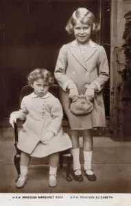 Princess Elizabeth (later Queen Elizabeth II) and Princess Margaret (b/w photo) Princess Elizabeth (later Queen Elizabeth II) and Princess Margaret (b/w photo)