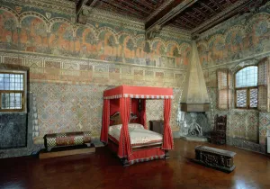Room of the Castellana di Vergi showing the frescoed walls Room of the Castellana di Vergi showing the frescoed walls