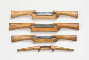 Spokeshaves, 18th - 19th century (boxwood & metal) Spokeshaves, 18th - 19th century (boxwood & metal)