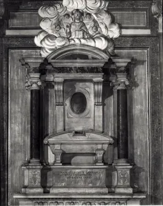 Tomb of Cardinal Raffaele Riario (1451-1521) (marble) (b/w photo) Tomb of Cardinal Raffaele Riario (1451-1521) (marble) (b/w photo)