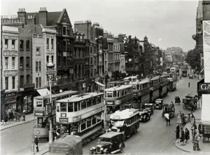 Whitechapel High Street, London, c.1930 (b/w photo) Whitechapel High Street, London, c.1930 (b/w photo)