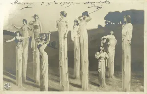 Women on stilts dressed as asparagus (b/w photo) Women on stilts dressed as asparagus (b/w photo)